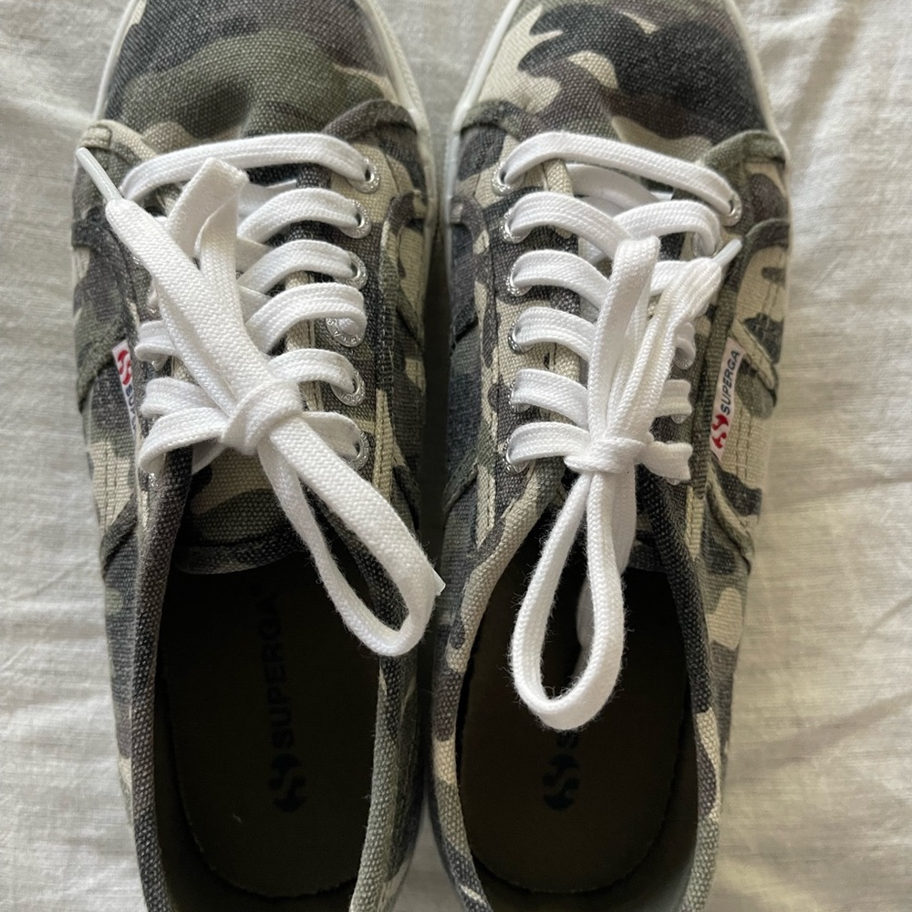 Superga Platform Camo Sneaker 8.5 - Picture 2 of 3